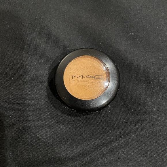 mac studio finish concealer - Picture 1 of 4